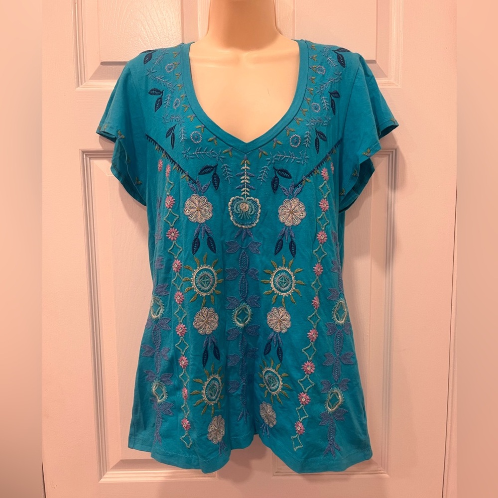 Johnny Was Oriel Flutter Sleeve Tee Embroidered Bohemian - Medium - EUC - Picture 5 of 12